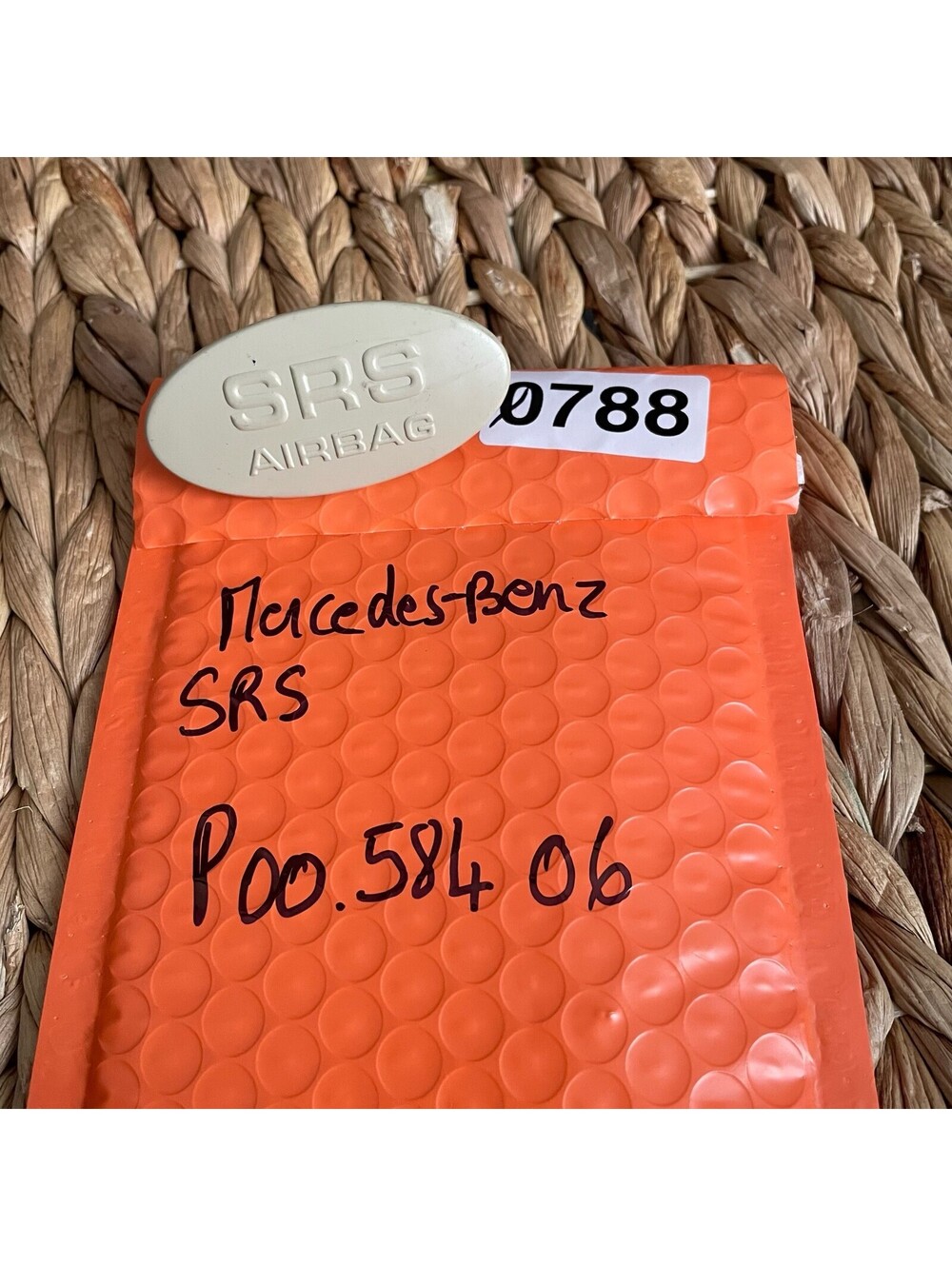 ✅A 2097270088 Mercedes-Benz SRS emblem cover trim P0058406 #️⃣788